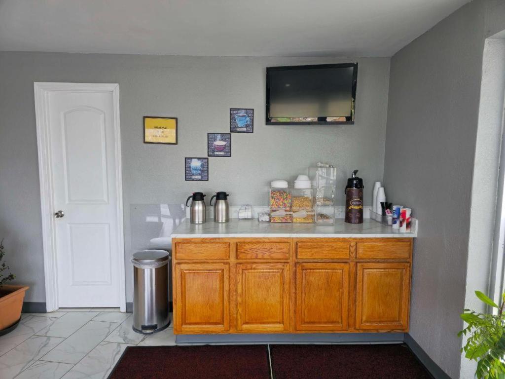 Americas Best Value Inn Elizabethtown Buitenkant foto