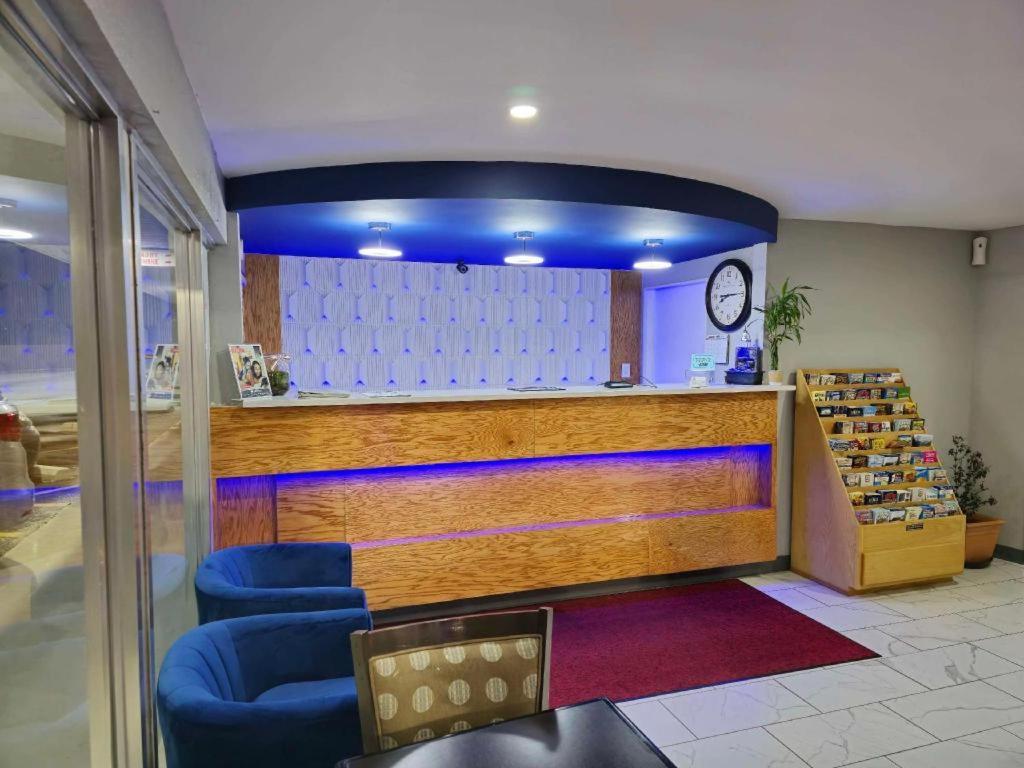 Americas Best Value Inn Elizabethtown Buitenkant foto